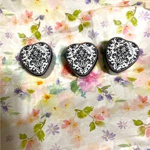 3 Brighton Ring Tins